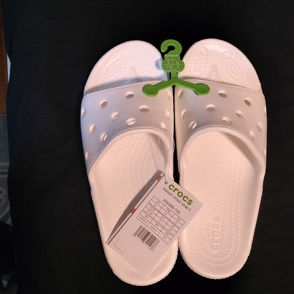 Crocs Classic Sandals Size J5 Slides Slides White (206396) New unisexunisex